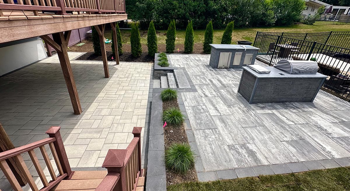 How to Choose the Best Patio Designers for an Outdoor Kitchen and Fireplace